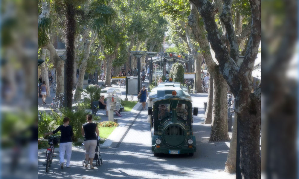 Isola dei Platani: Viale pedonale Paolo Guidi