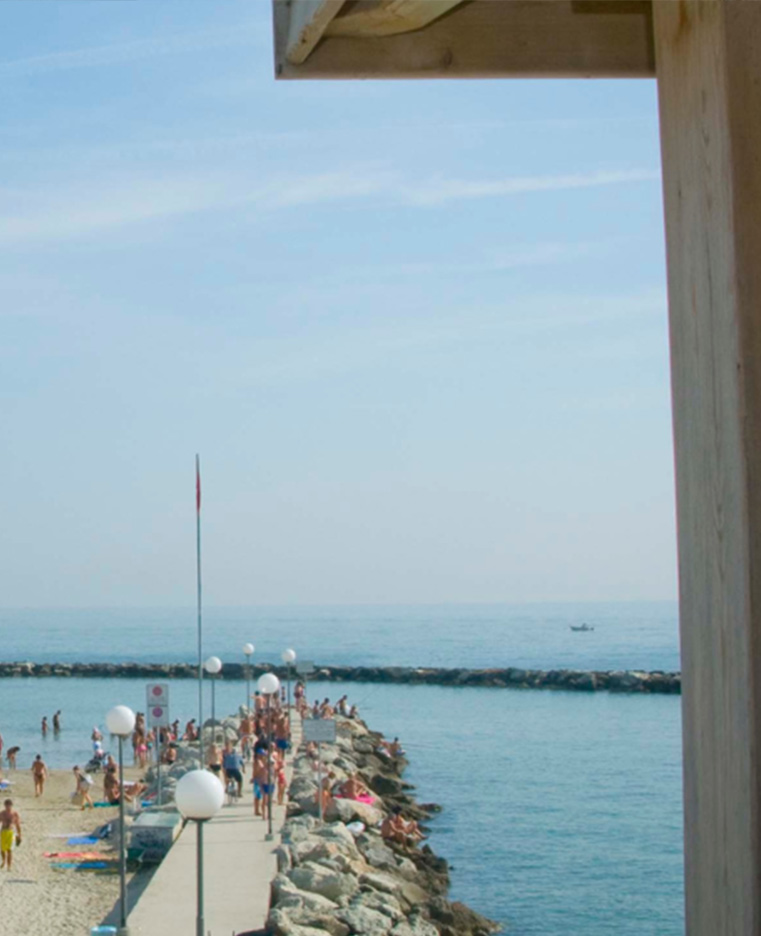 Pontile lungo il Rubicone