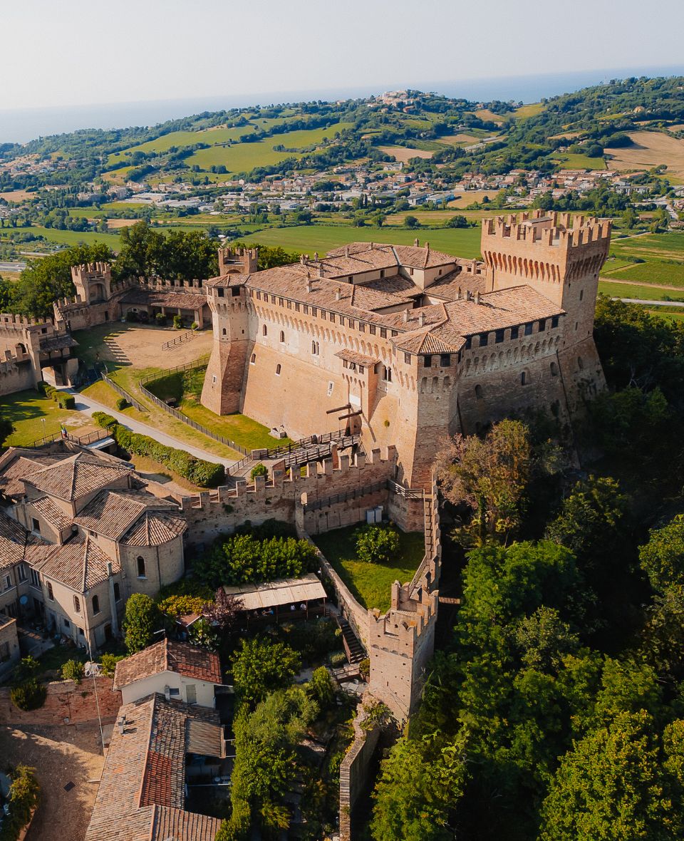 Borgo storico e Castello del mito di Paolo e Francesca